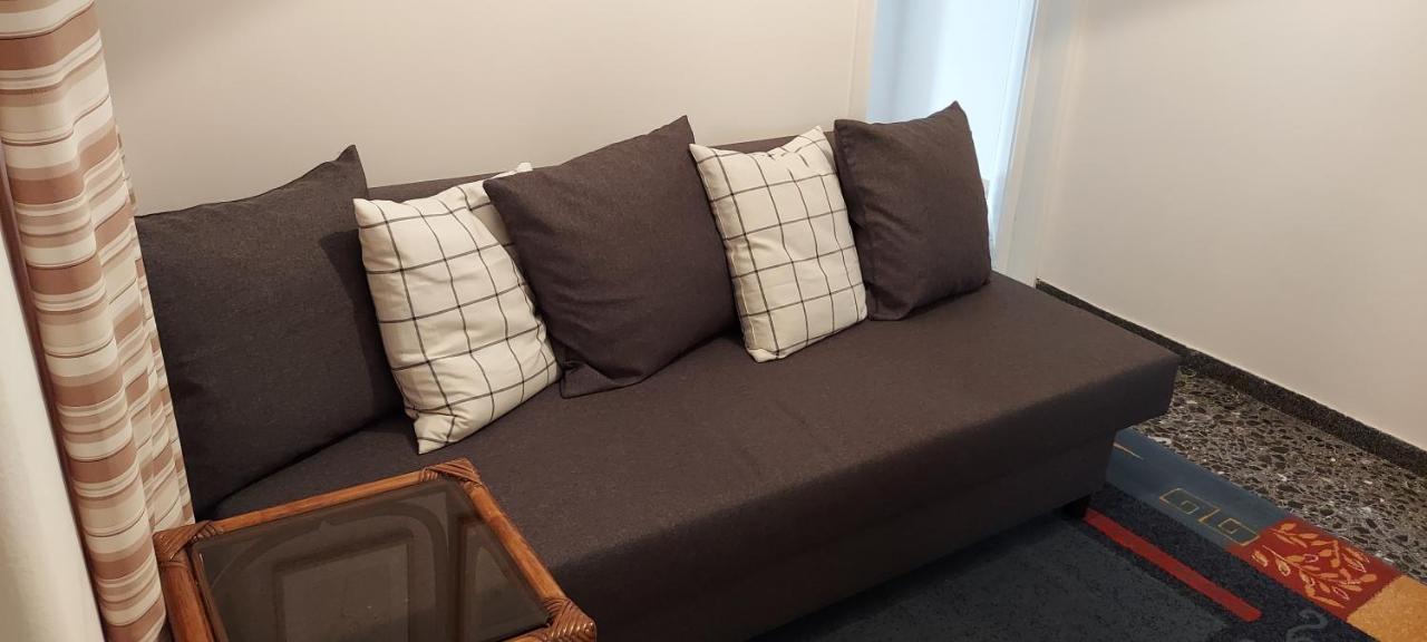 דירות ארטמידה Airport Friendly House 4 מראה חיצוני תמונה