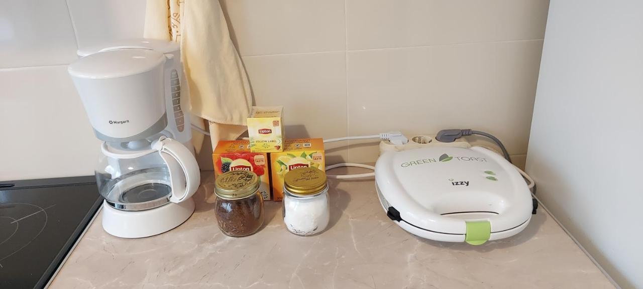 דירות ארטמידה Airport Friendly House 4 מראה חיצוני תמונה