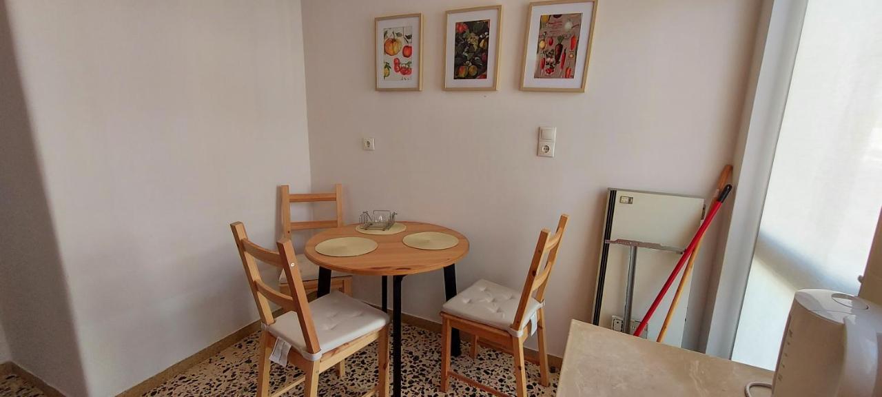 דירות ארטמידה Airport Friendly House 4 מראה חיצוני תמונה