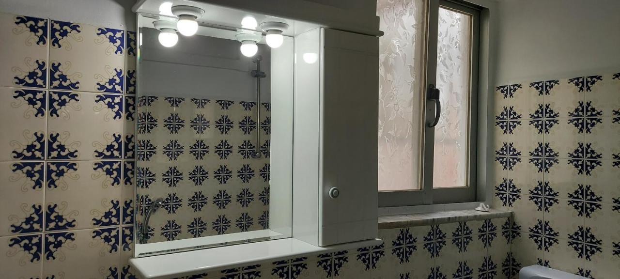 דירות ארטמידה Airport Friendly House 4 מראה חיצוני תמונה